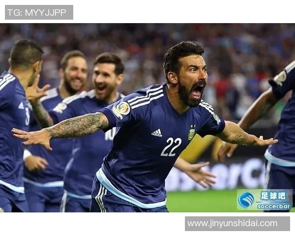 天下足球百大球星全解析 揭开足坛传奇人物的辉煌与传奇