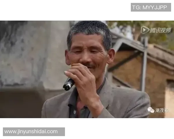 大头球星的传奇之路：从草根到足坛巨星的辉煌蜕变