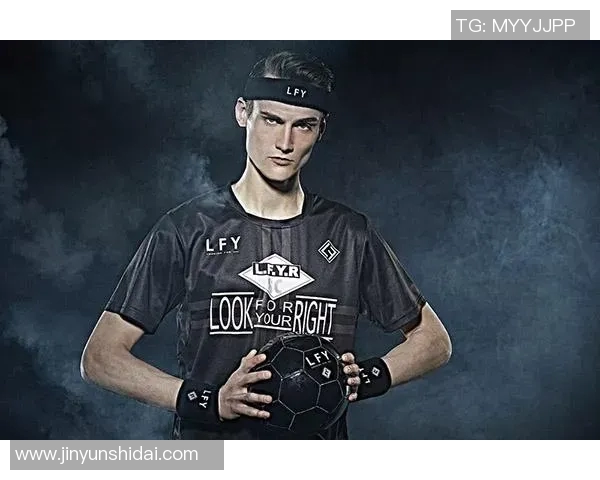 足球明星更衣室穿搭大揭秘 潮流与舒适并存的时尚之选